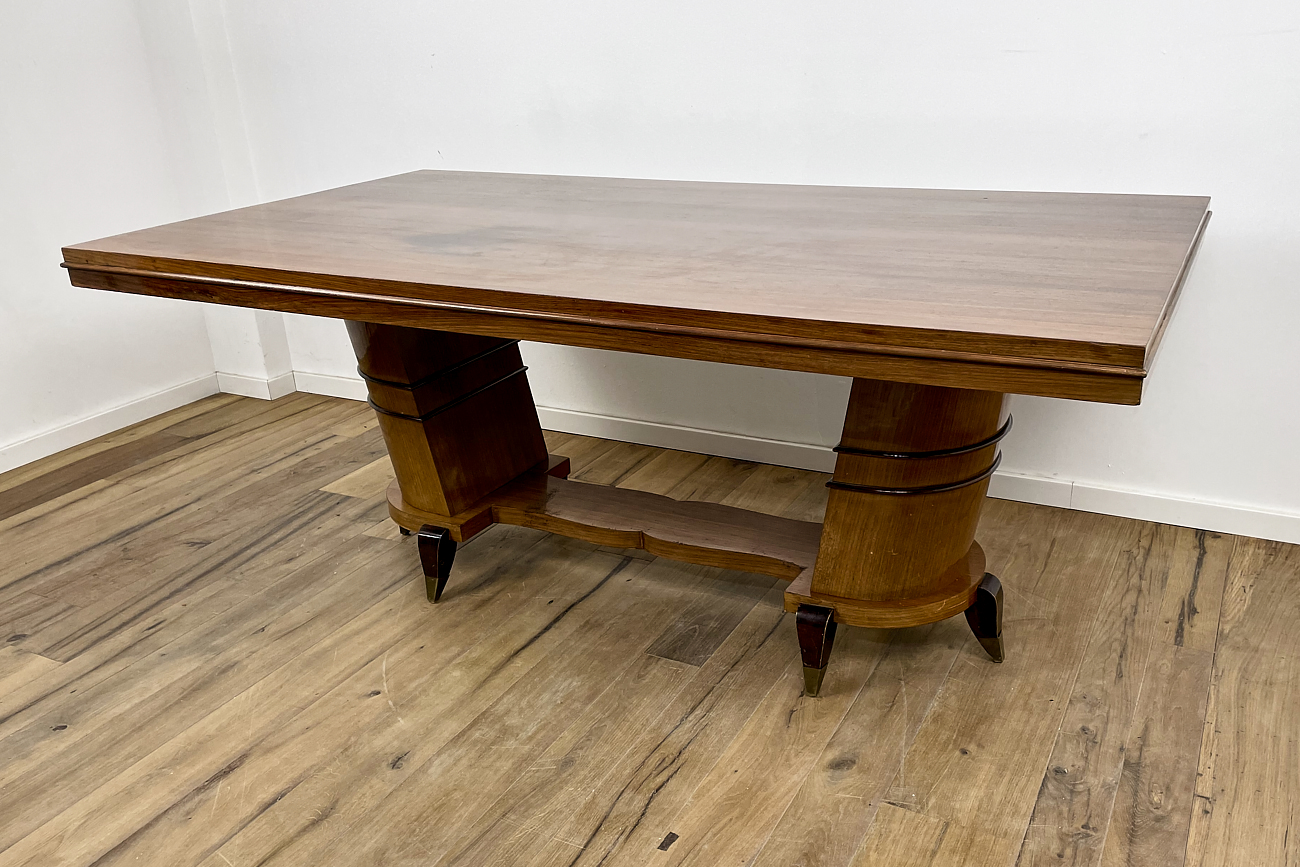 Art Deco dining table in rosewood with an unusual base