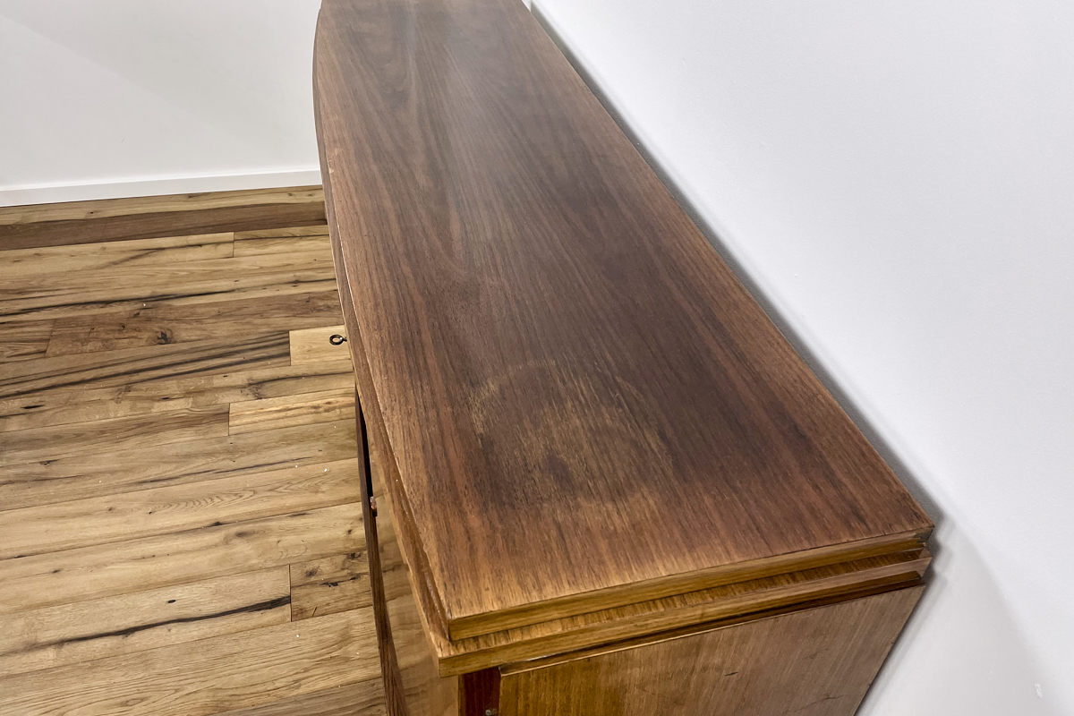 Art Deco chest of drawers / bar in rosewood from France around 1935 with an open compartment